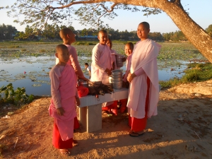nonnes Mergui Birmanie